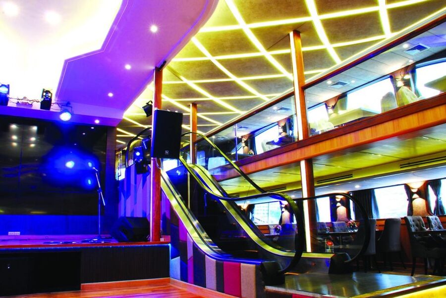 Bangkok: Wonderful Pearl Dinner Cruise at River City Pier - Practical tips for a smoother evening