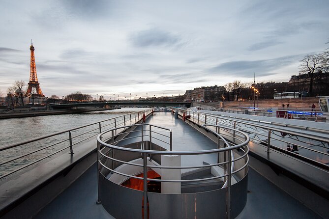 Bateaux Mouches Dinner Cruise on the Seine River in Paris - Seating, photographs, and the upper deck