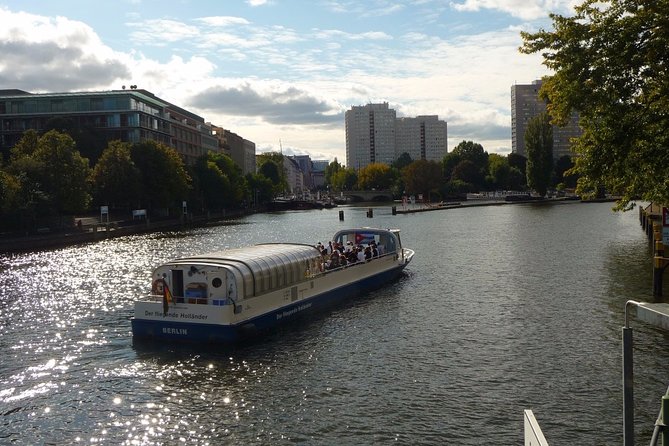 Berlin Capital 4-Course Sunset Dinner Cruise Including Drinks - What the four-course dinner includes