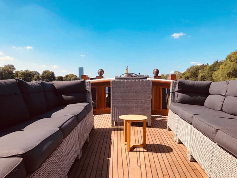 Berlin: Evening Yacht Cruise with Aperitif & Dinner Upgrade - Is $56 a fair price?