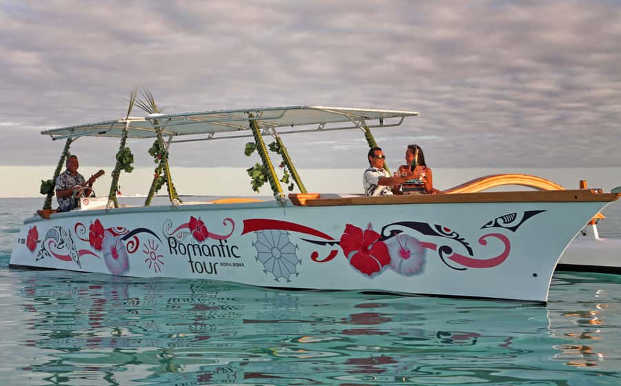 Bora Bora: Combo Sunset Cruise & Romantic Dinner at St James - The 75-minute sunset cruise