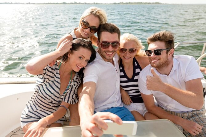 Bosphorus Evening Cruise: Dinner, Live Shows & Private Table - Rumeli Fortress and the narrower Bosphorus