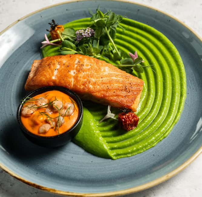 Budapest: 2-Course Dinner for 2 on a Boat Restaurant - How the 2.5-Hour Evening Feels