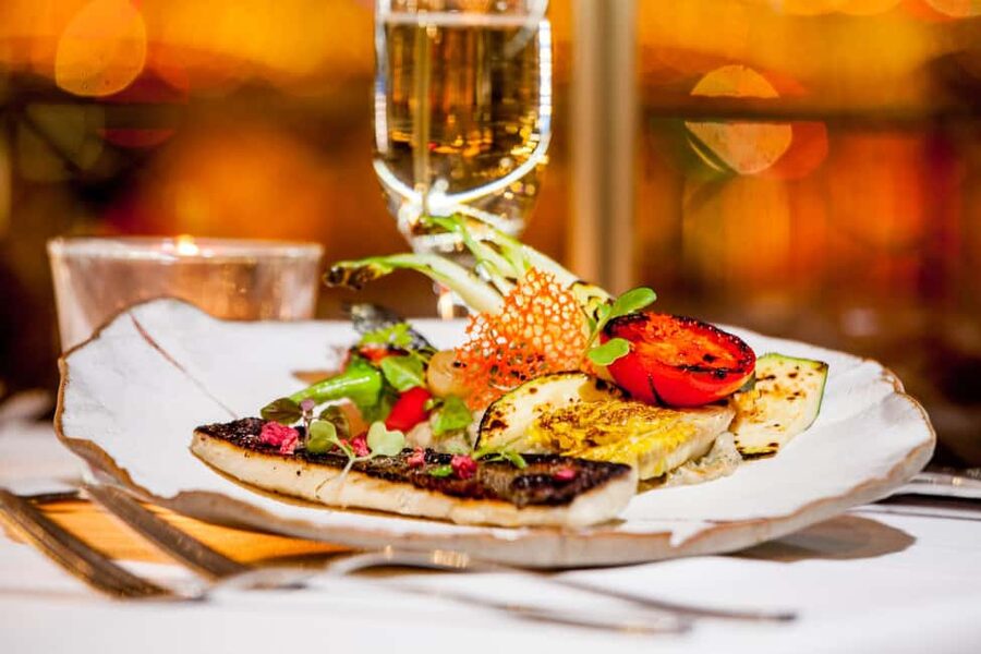 Budapest: 2-Course Dinner for 2 on a Boat Restaurant - What the $121 Price Really Buys