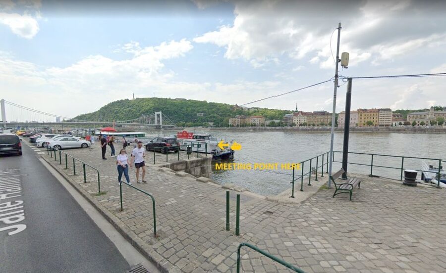 Budapest: 4-Course Dinner River Cruise with Live Folk Music - The Danube route, from Chain Bridge to Gellért Hill