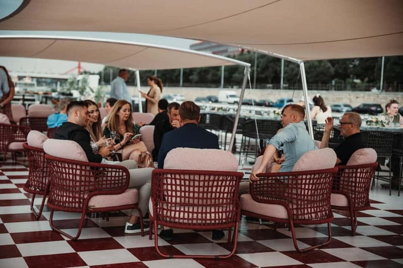 Budapest: BBQ Dinner Cruise w/ Live Music & Unlimited Drinks - Key points to know before booking
