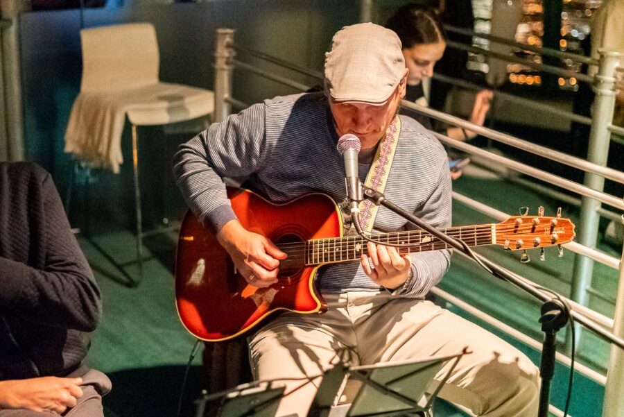 Budapest: Candlelit Dinner River Cruise with Live Music - The Main River Route and Its Best Views