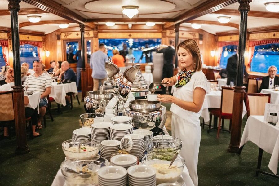 Budapest: Danube River Cruise with Dinner and Prosecco - Should you book this Budapest Danube cruise?