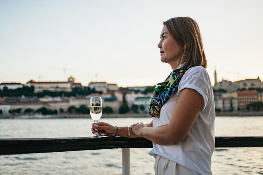 Budapest: Dinner Cruise with Live Music and Folk Dance Show - Hungarian Food From a Self-Serve Buffet