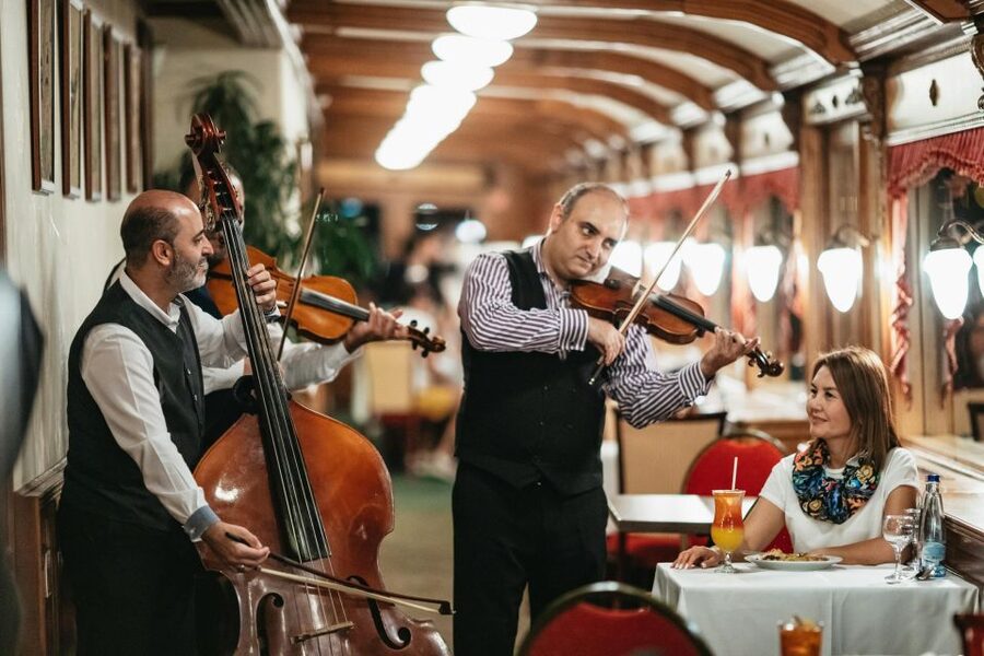 Budapest: Dinner Cruise with Live Music and Folk Dance Show - What $93 Buys You