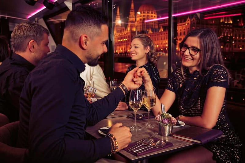 Budapest: Evening Cruise with 4-Course Dinner - The First Views: Gellért Hill and the Bridges