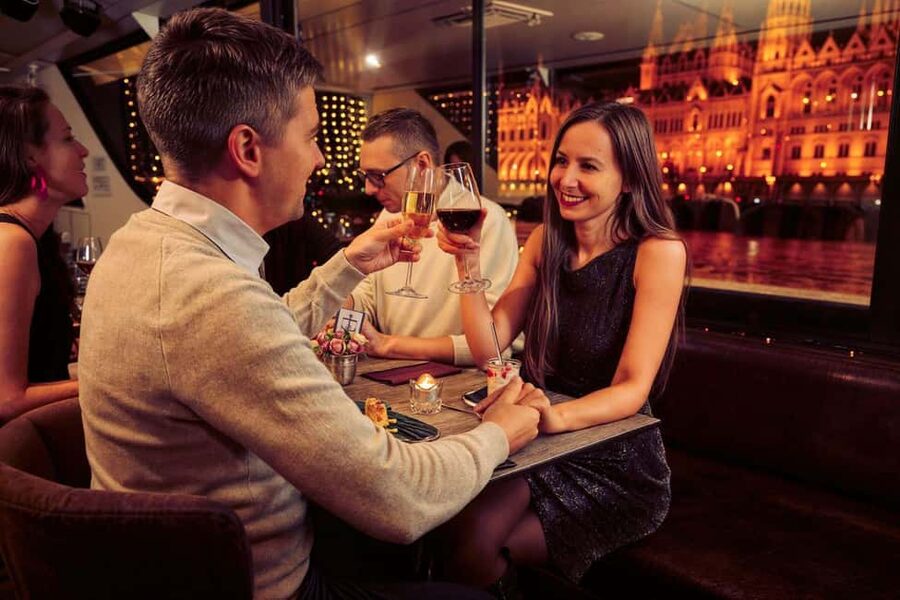 Budapest: Valentine’s Day Dinner Cruise with Piano Show - Who should book this cruise?