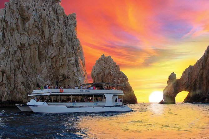 Cabo San Lucas Sunset Dinner Cruise with Open Bar - What kind of evening is this?