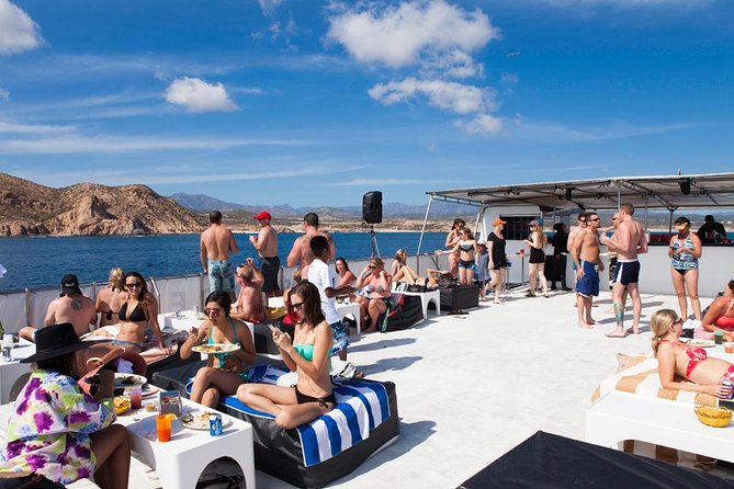Cabo San Lucas Sunset Dinner Cruise with Open Bar - Dinner: fajitas, sides, and timing