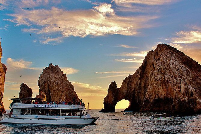 Cabo San Lucas Sunset Dinner Cruise with Open Bar - Music, dancing, and the crowd