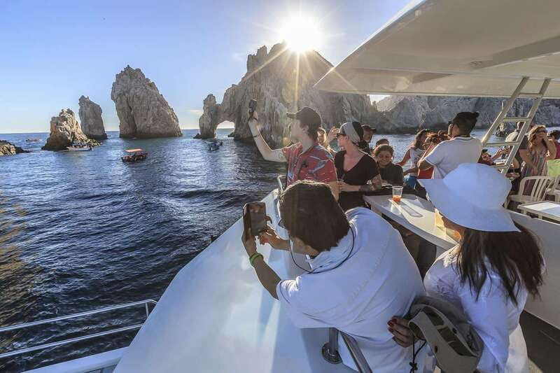Cabo San Lucas: Sunset Dinner Cruise - Cabo’s Arch, Lover’s Beach, and Land’s End