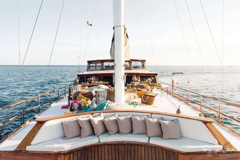 Cabo San Lucas: Sunset Yacht Cruise w/Chef Dinner & Open Bar - Music, dancing, and the mood on board