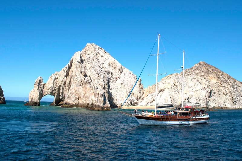 Cabo San Lucas: Sunset Yacht Cruise w/Chef Dinner & Open Bar - Small details that can improve your evening