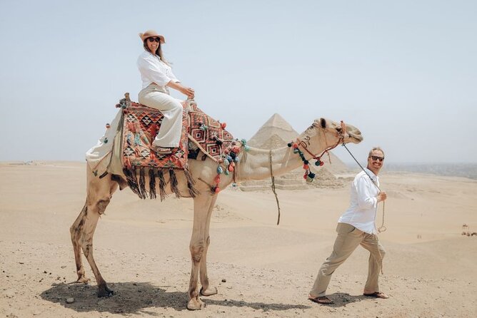 Cairo 2-Day Tour: Giza, GEM, Citadel, Bazaar & Nile Dinner Cruise - Giza’s three pyramids and the Sphinx