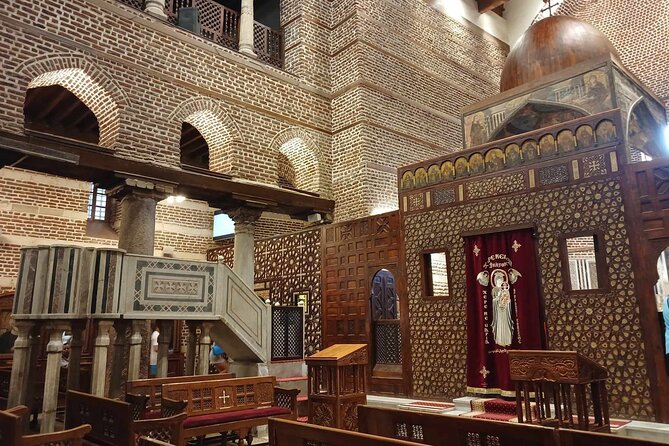 Cairo 2-Day Tour: Giza, GEM, Citadel, Bazaar & Nile Dinner Cruise - The guide and private format