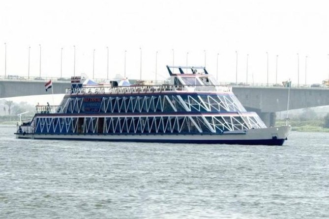 Cairo dinner Cruise with Belly dancer show - Tanoura performance with spinning skirts