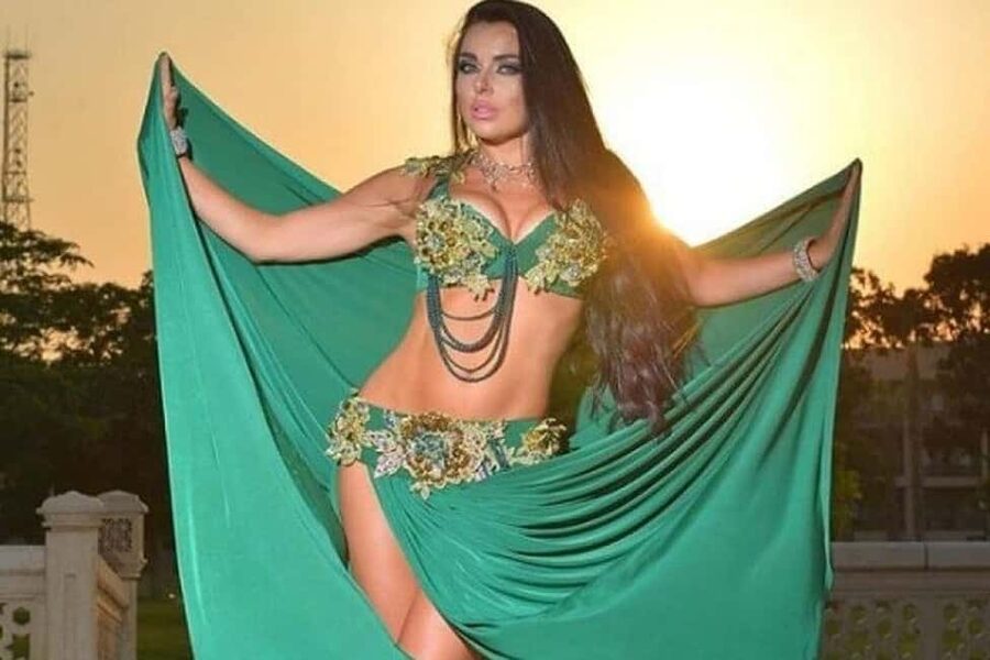 Cairo: Nile Dinner Cruise with Belly Dancer Show and Music - What your Cairo dinner cruise evening looks like