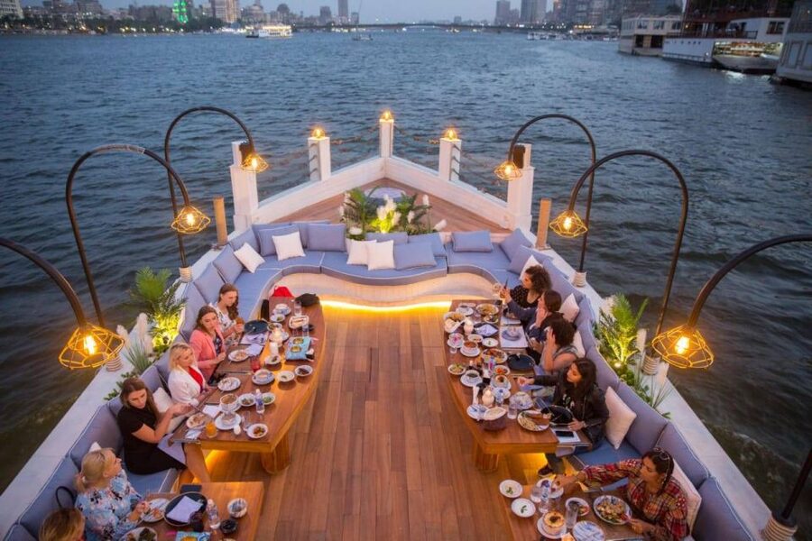 Cairo: Nile Dinner Cruise with Belly Dancer Show and Music - How much does the $26 price really buy?