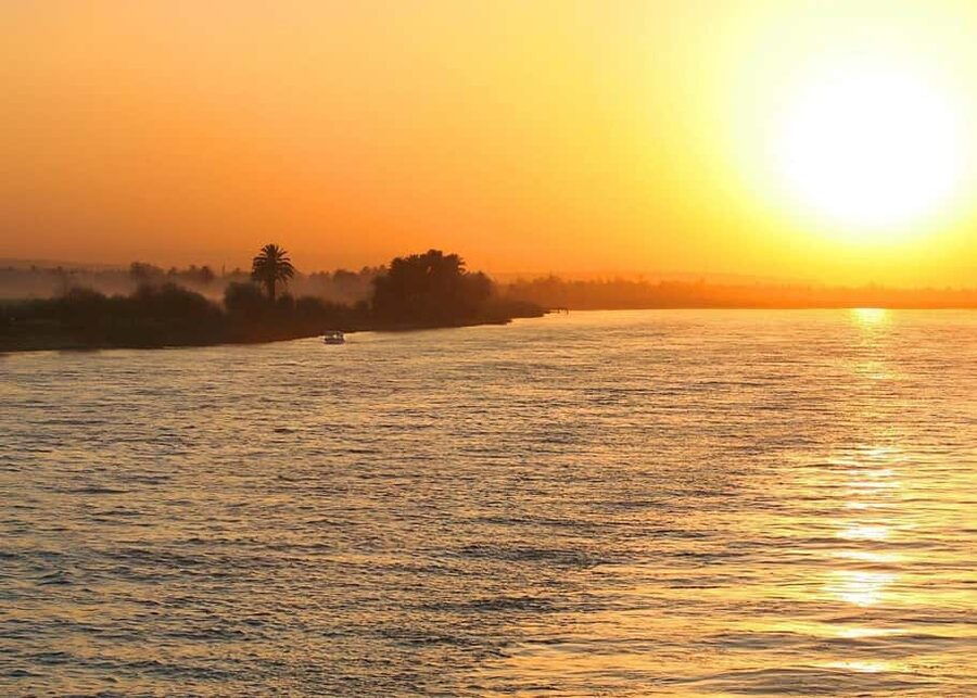 Cairo: Nile Dinner Cruise with Belly Dancer Show and Music - Who will enjoy this Nile dinner cruise?