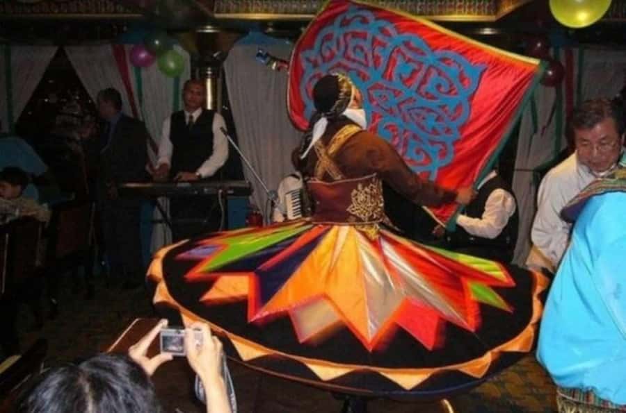 Cairo: Nile Dinner Cruise with Belly Dancer Show with Pickup - From hotel lobby to the Nile