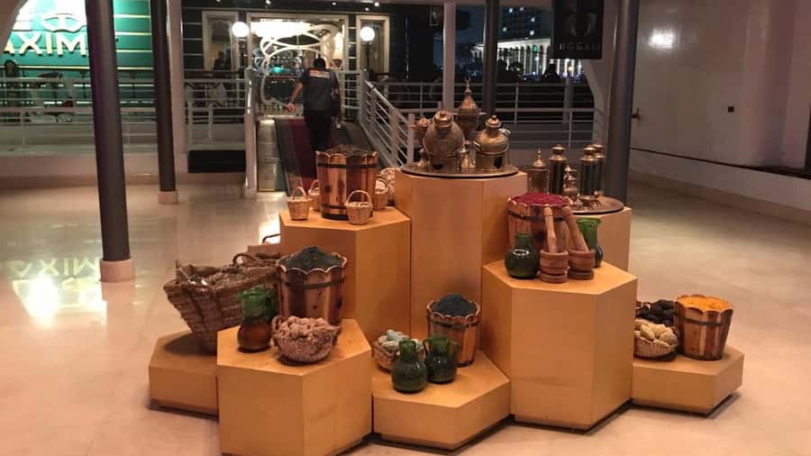 Cairo: Nile Maxim Luxurious Dinner Cruise with Dance Show - What the guides add to the night