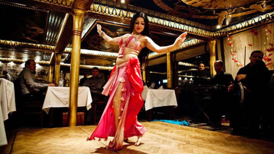 Cairo: Nile Maxim Luxurious Dinner Cruise with Dance Show - Two hours of Cairo from the water