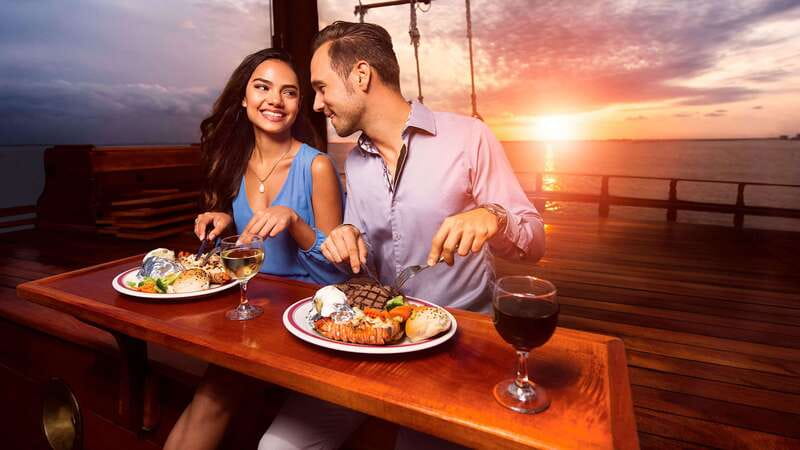 Cancun: Columbus The Romantic Dinner Cruise - Live saxophone and the mood onboard