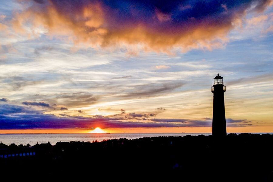 Cape May: Sunset Dinner Cruise on the Spirit of Cape May - Sunset Views Across the Jersey Shore