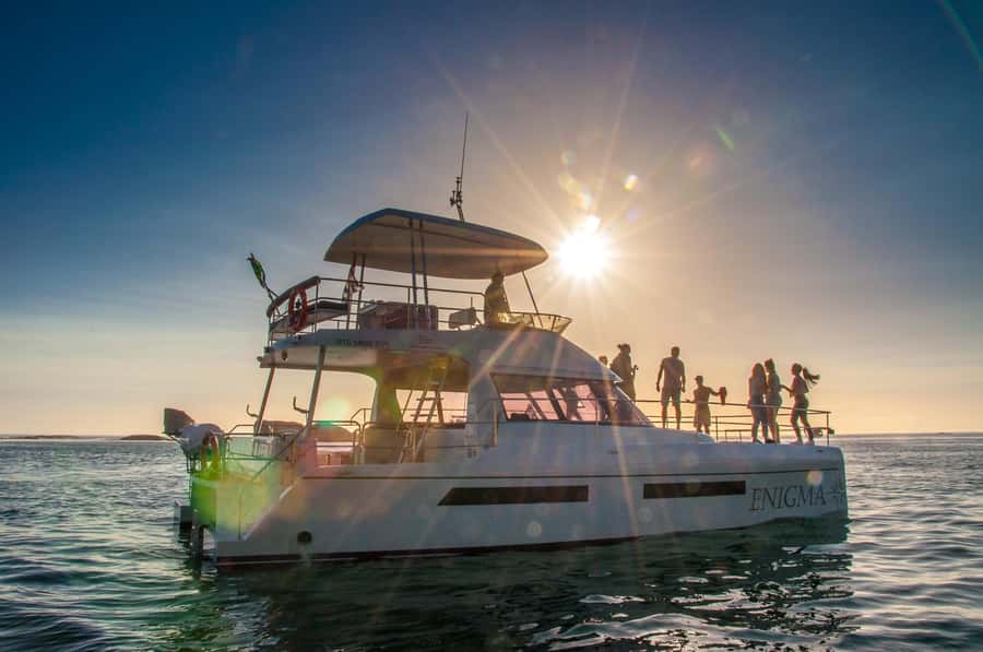 Cape Town: Sunset Champagne Cruise and 3-Course Dinner - Starting at Waterfront Charters in the V&A Waterfront