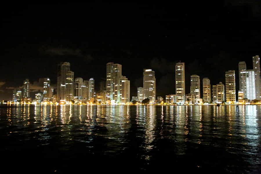 Cartagena: Cruise by the Bay with Dinner and Wine - Five things to know before booking