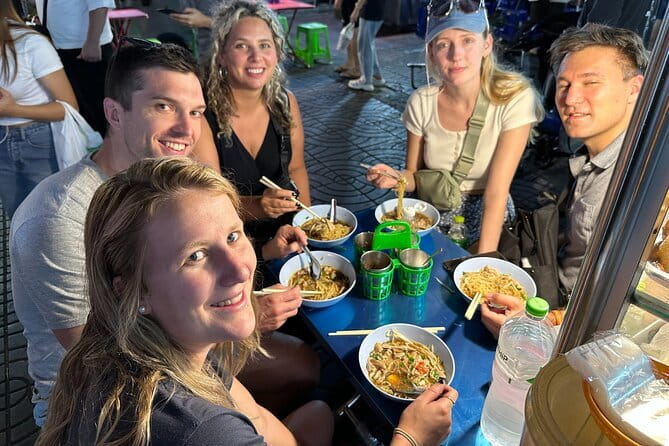 Chao Phraya River Serenade: VIVA Alangka Dinner Cruise, Bangkok - The riverside sights from Wat Arun to ICONSIAM