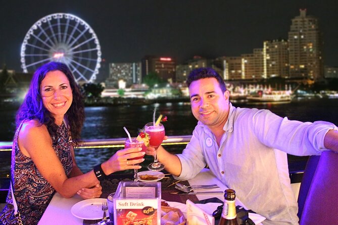 Chaophraya Cruise Dinner Cruise Along With Chao Phraya River Bangkok - Thai and international food on board