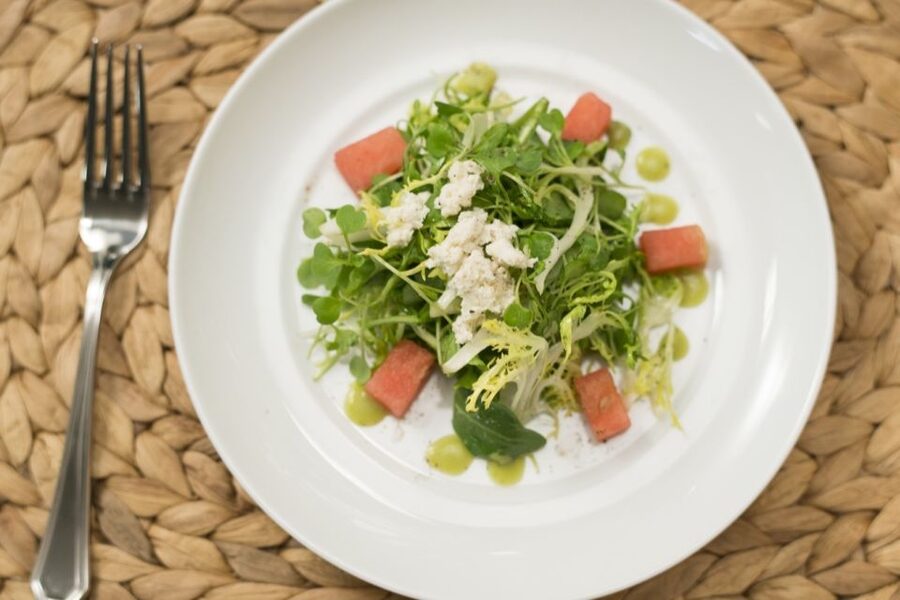 Charleston: Luxury Harbor Dinner Cruise - Main courses, service pace, and the practical tradeoff