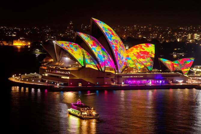 Christmas Day Dinner Cruise on Sydney Harbour - Music, dancing, and Christmas bon-bons