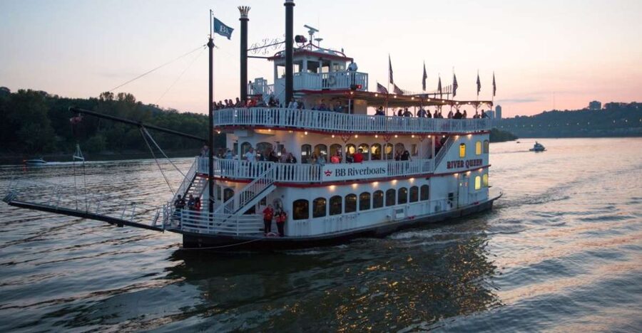 Cincinnati: Ohio River Cruise with Buffet Dinner - The Ohio River scenery is the main attraction