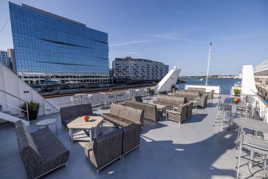 City Cruises Boston: Harbor Buffet Lunch or Dinner Cruise - Who will enjoy the Spirit of Boston most?