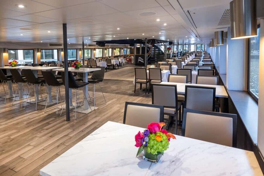 City Cruises Boston: Harbor Buffet Lunch or Dinner Cruise - The route: Boston landmarks from the harbor