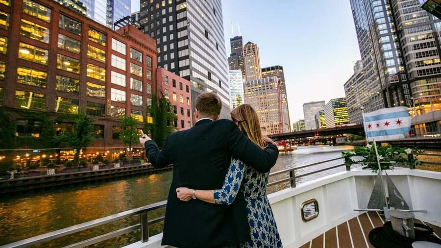 City Cruises Chicago: Brunch, Lunch, or Dinner River Cruise - Dress, timing, and practical concerns
