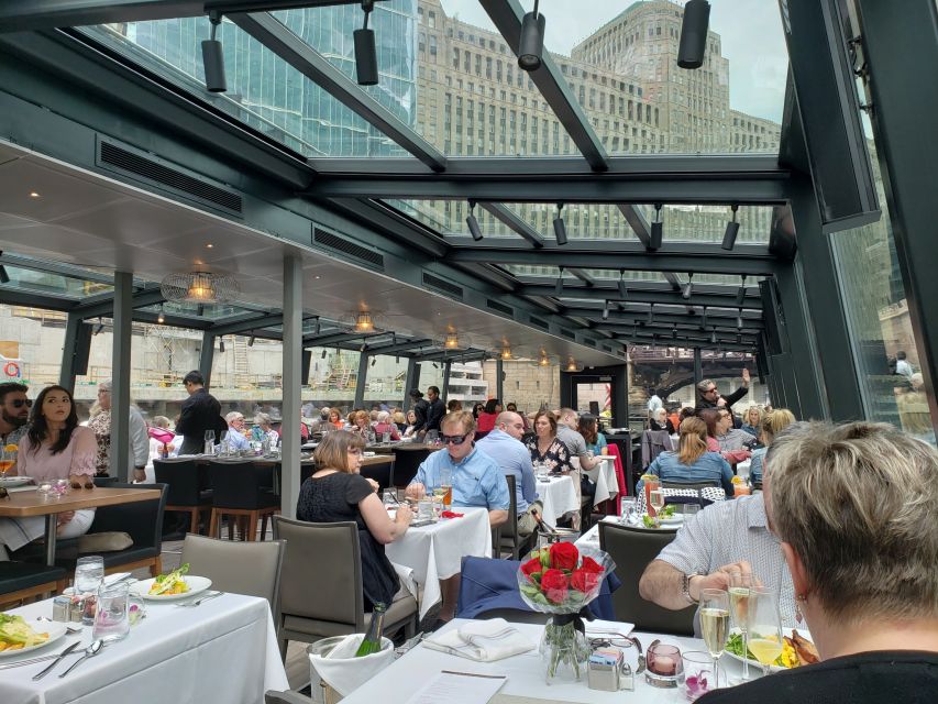 City Cruises Chicago: Brunch, Lunch, or Dinner River Cruise - Returning through the central river corridor