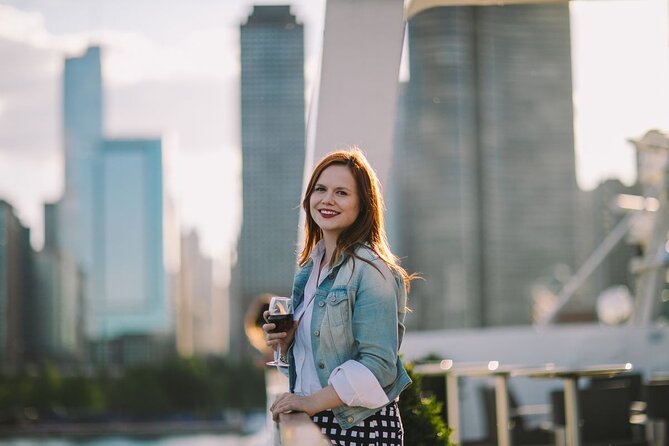 City Cruises Chicago: Fireworks Signature Dinner Cruise - Music, dancing, and the social mood