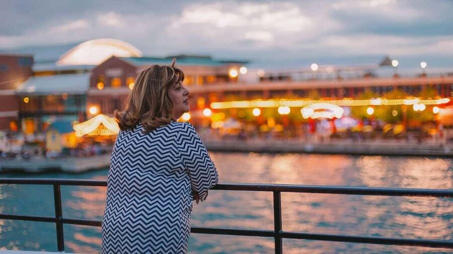 City Cruises Chicago: Lake Michigan Fireworks Dinner Cruise - Should you book the Lake Michigan fireworks dinner cruise?