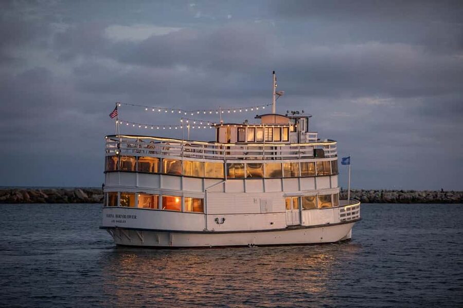 City Cruises Marina Del Rey: Sunset Cruise with Dinner - Should you book the Marina del Rey sunset dinner cruise?