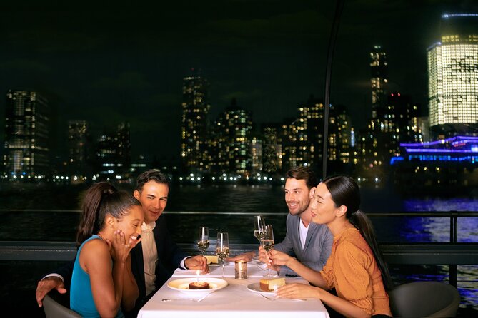 City Cruises New York: Bateaux Premier Dinner Cruise - The band is a major part of the evening