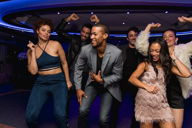 City Cruises New York: Signature Dinner Cruise - DJ music, dancing, and the mood onboard
