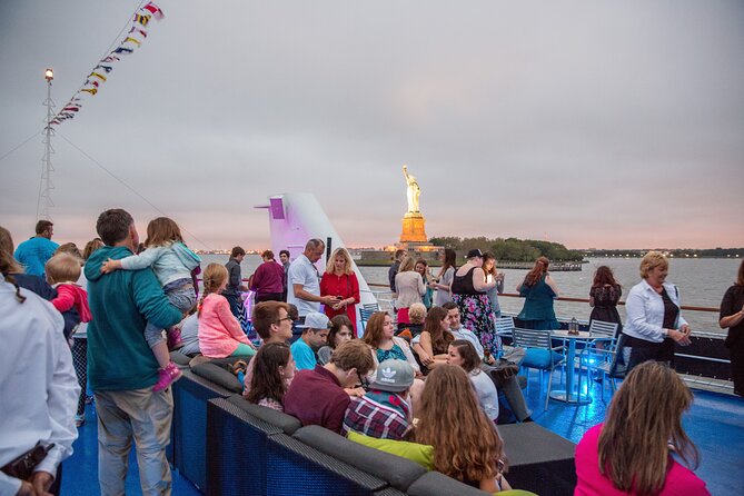 City Cruises New York: Signature Dinner Cruise - Dinner, buffet choices, and service
